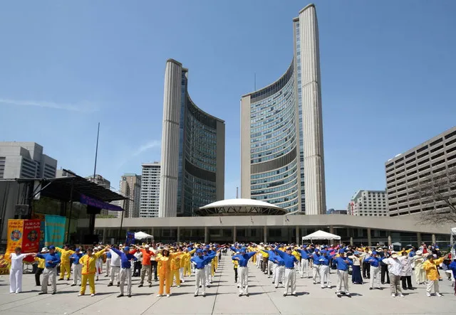 Последователи на Фалун Дафа в Торонто, Канада