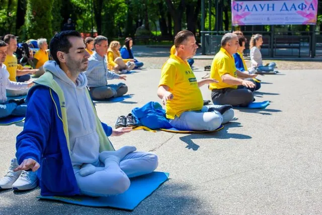 Последователи на Фалун Дафа в България